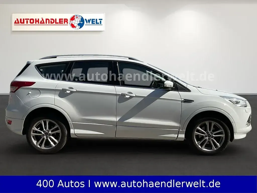 Gebraucht Ford Kuga Individual 150 PS (110 kW) 2015 Weiß SUV