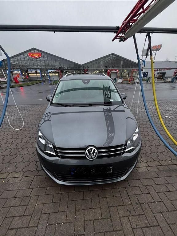Grau Gebraucht 2014 VW Sharan Comfortline Van / Kleinbus | 13.000 € (Guter Preis) - Bild 1/4