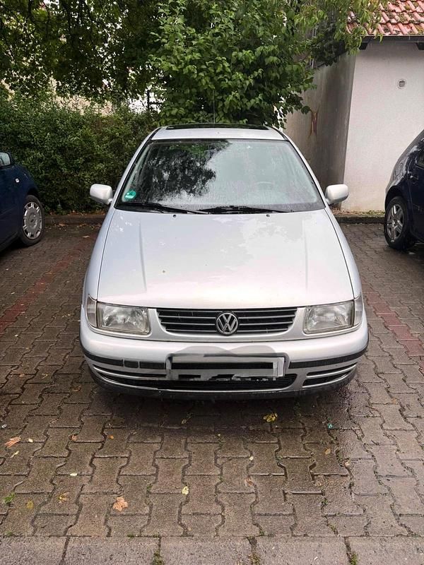 Silber Gebraucht 2000 VW Polo Kleinwagen | 350 € (Superpreis) - Bild 1/4