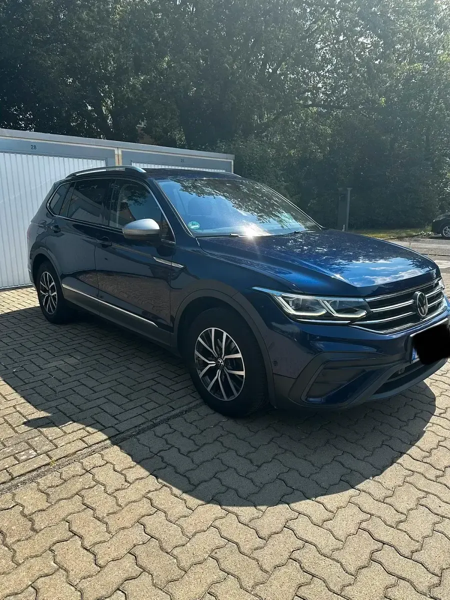 Gebraucht VW Tiguan Allspace IQ Drive 150 PS (110 kW) 2022 Blau SUV