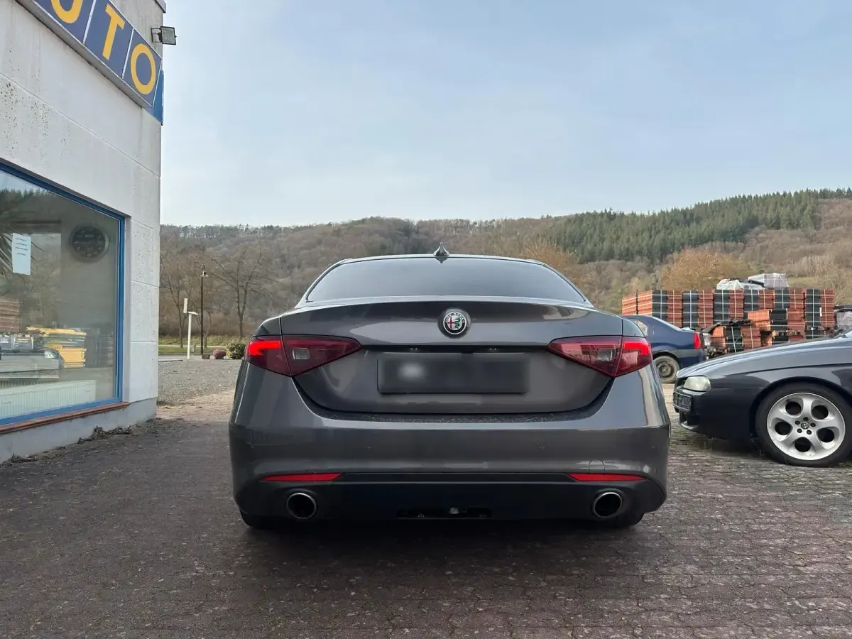 Gebraucht Alfa Romeo Giulia 201 PS (147 kW) 2019 Grau Limousine