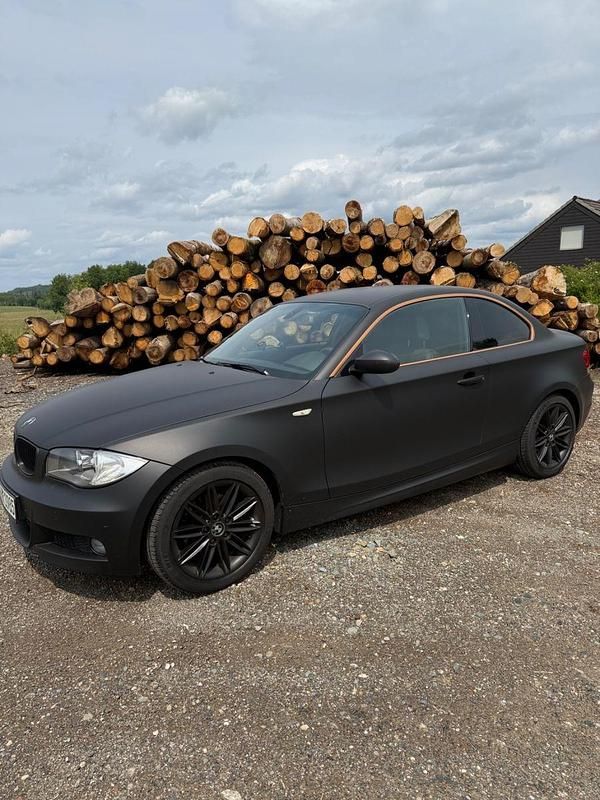 Schwarz Gebraucht 2008 BMW 125 Coupé M Sport Coupé | 15.500 € (Fairer Preis) - Bild 1/4