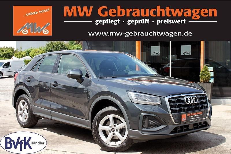 Grau Gebraucht 2022 Audi Q2 Basis SUV | 21.490 € (Fairer Preis) - Bild 1/3