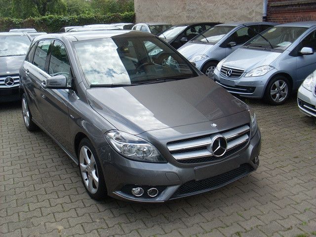 Gebraucht Mercedes B200 156 PS (114 kW) 2012 Grau Kleinwagen