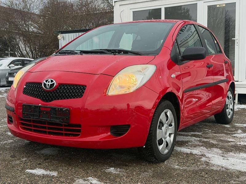 Rot Gebraucht 2006 Toyota Yaris Luna Kleinwagen | 2.690 € (Fairer Preis) - Bild 1/4
