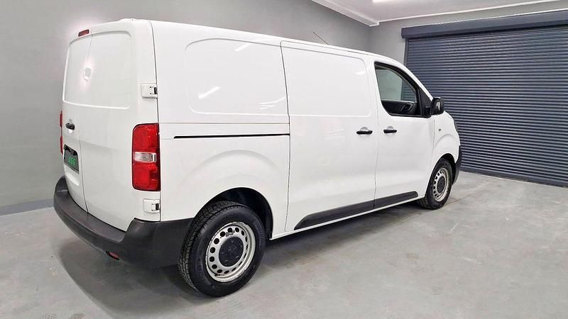 Gebraucht Peugeot Expert 122 PS (89 kW) 2016 Weiß Van