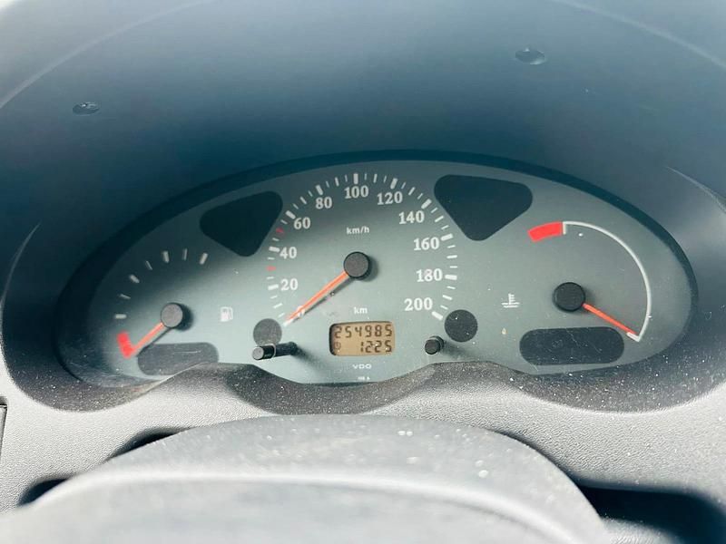 Gebraucht Nissan Micra 60 PS (44 kW) 2001 Blau Kleinwagen