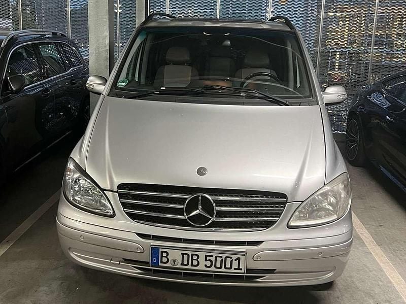 Silber Gebraucht 2004 Mercedes Viano Van / Kleinbus | 7.200 € (Superpreis) - Bild 1/4