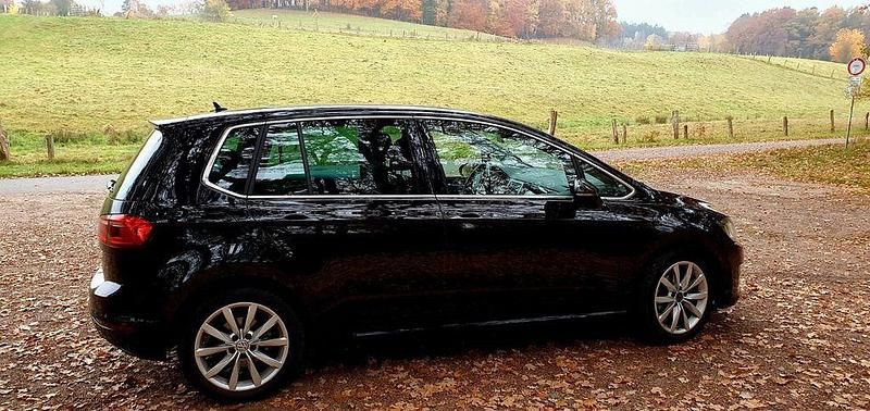 Schwarz Gebraucht 2014 VW Golf Sportsvan Highline Van / Kleinbus | 13.550 € (Fairer Preis) - Bild 1/4