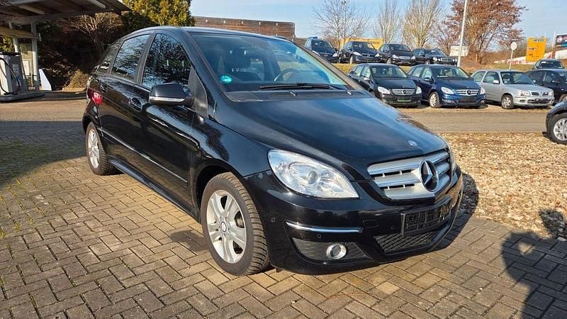 Gebraucht Mercedes B180 109 PS (80 kW) 2011 Schwarz Van / Kleinbus