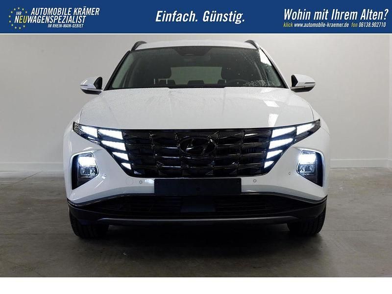 Neu Hyundai Tucson Style 160 PS (117 kW) 2025 Engine red SUV