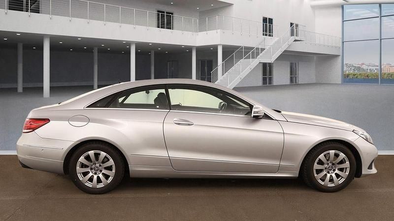 Second-hand Mercedes E250 211 CP (155 kW) 2014 Argintiu
