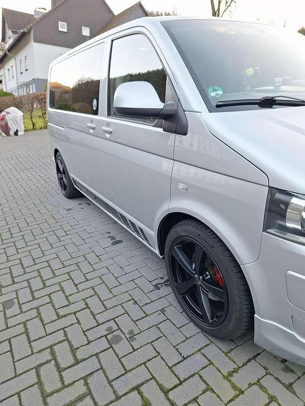 Używany VW T5 Team 140 KM (102 kW) 2011 Van