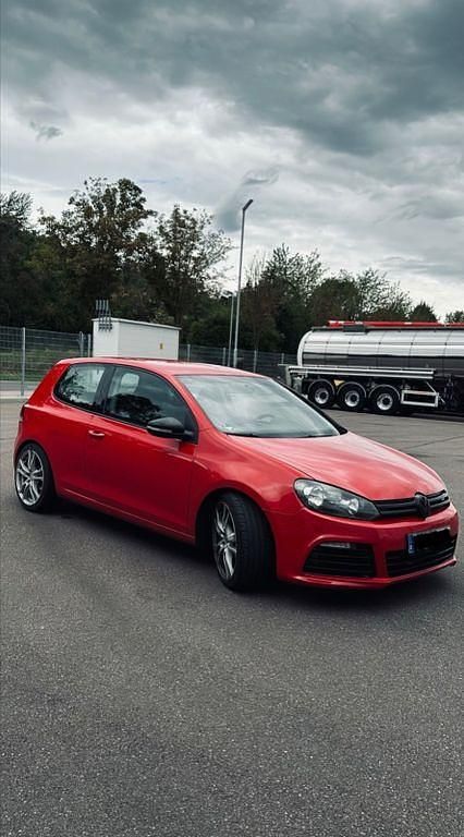Gebraucht VW Golf VI Trendline 80 PS (58 kW) 2009 Rot Kleinwagen