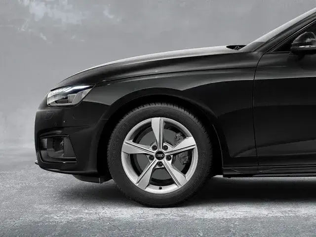 Gebraucht Audi A4 S-Line 150 PS (110 kW) 2024 Mythosschwarz metallic Kombi