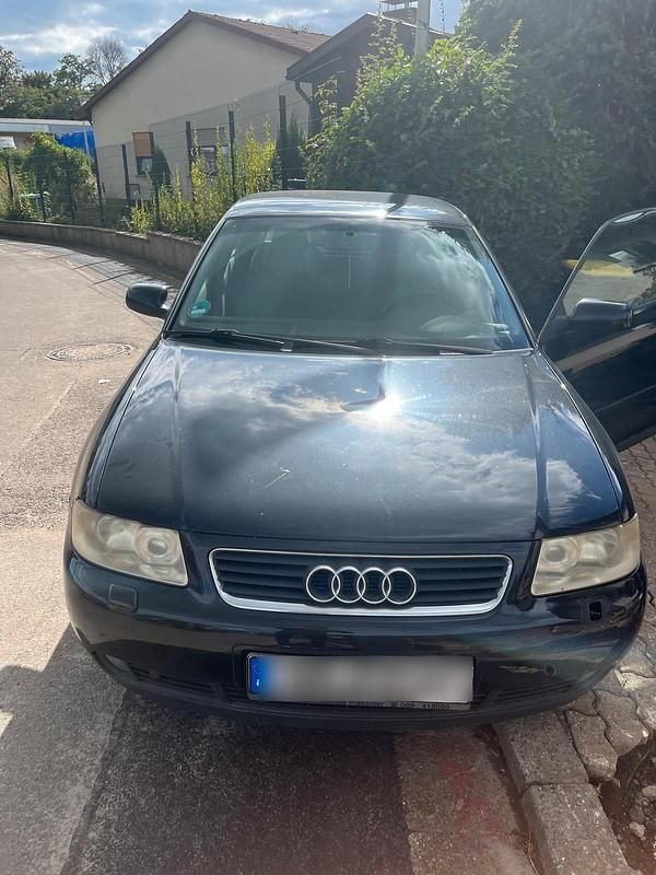Schwarz Gebraucht 2002 Audi A3 Ambiente Kleinwagen | 1.500 € (Guter Preis) - Bild 1/4