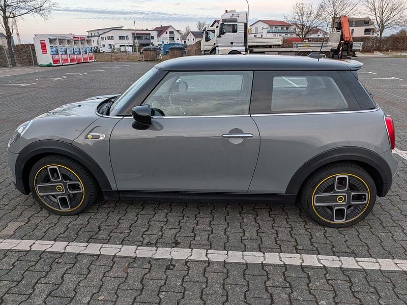 Second-hand Mini Cooper SE 135 kW (184 CP) 2020 Gri Hatchback