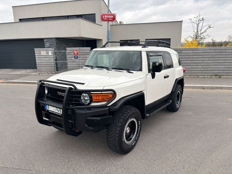 Weiß Gebraucht 2008 Toyota FJ SUV | 27.900 € - Bild 1/4