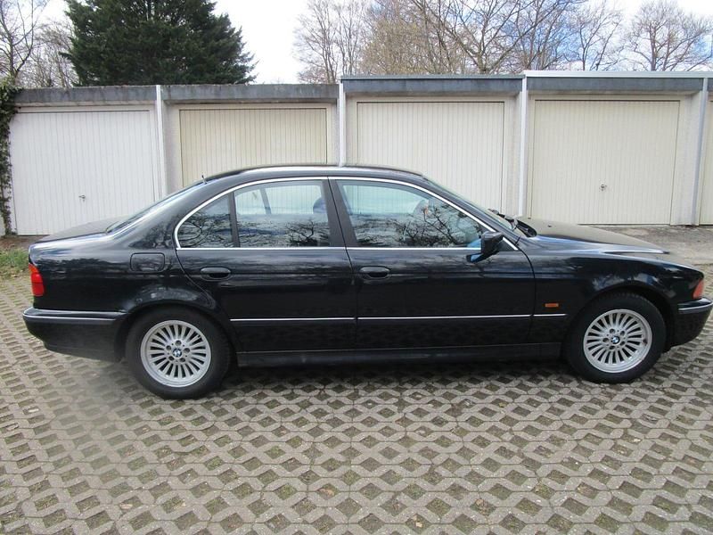 Gebraucht BMW 523 170 PS (125 kW) 1998 Schwarz Limousine