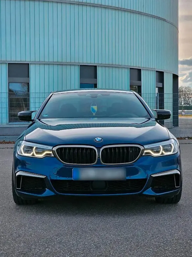Gebraucht BMW M550 462 PS (339 kW) 2017 Blau Limousine