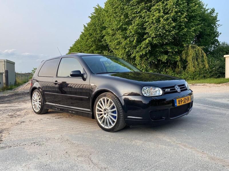 Schwarz Gebraucht 2002 VW Golf IV R Kleinwagen | 21.800 € (Teuer) - Bild 1/4