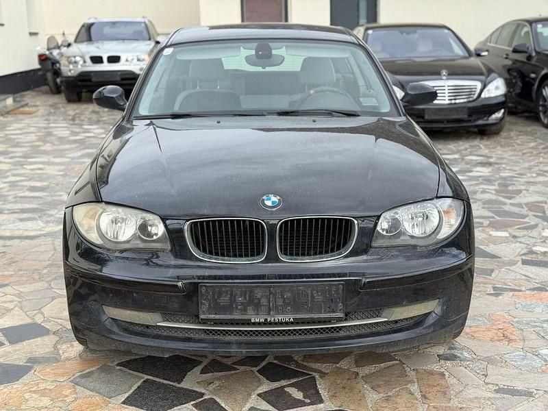 Gebraucht BMW 116 121 PS (88 kW) 2008 Schwarz Kleinwagen