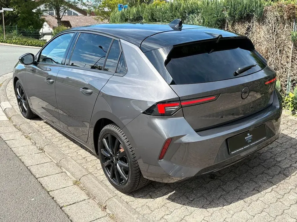 Gebraucht Opel Astra 131 PS (96 kW) 2024 Grau Kleinwagen