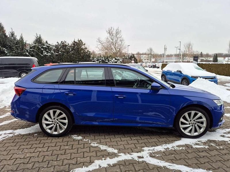 Gebraucht Skoda Octavia Ambition 150 PS (110 kW) 2022 Energyblau Kombi