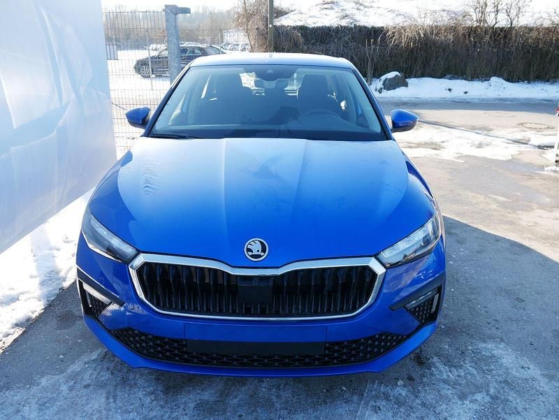 Neu Skoda Scala Selection 150 PS (110 kW) 2025 Raceblau metallic Kleinwagen