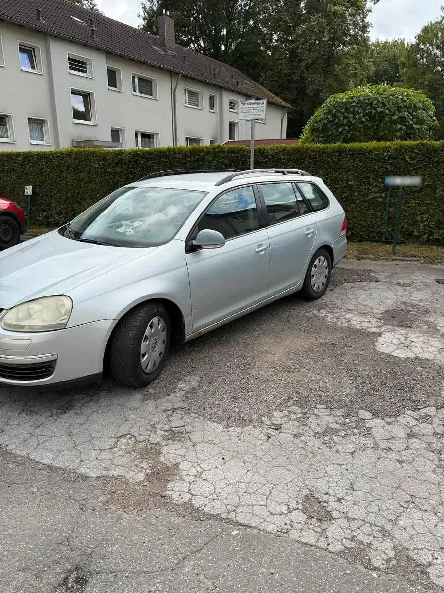 Gebraucht VW Golf VI 105 PS (77 kW) 2009 Silber Kleinwagen
