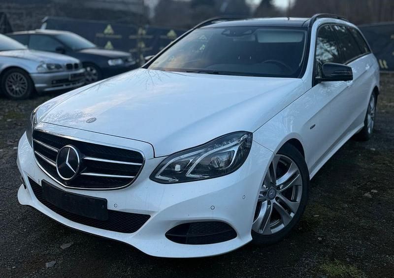 Weiß Gebraucht 2015 Mercedes E300 Edition Kombi | 15.999 € (Fairer Preis) - Bild 1/2