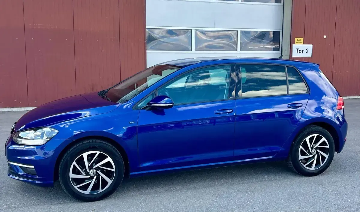 Gebraucht VW Golf VII 125 PS (91 kW) 2019 Blau Kleinwagen