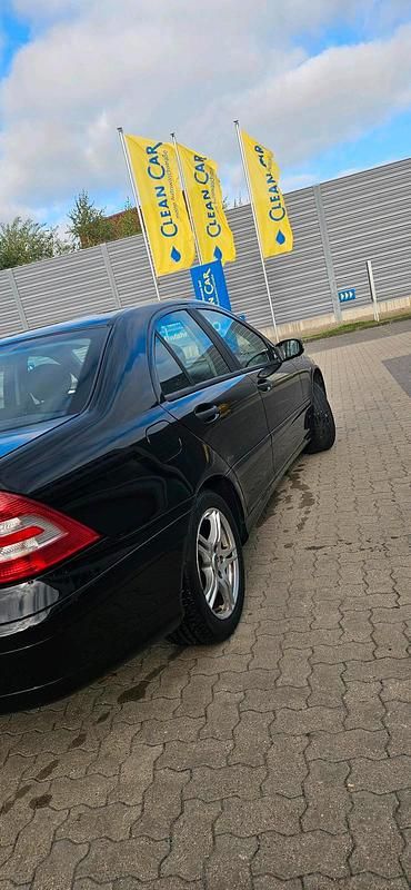 Gebraucht Mercedes C180 143 PS (105 kW) 2006 Schwarz Limousine
