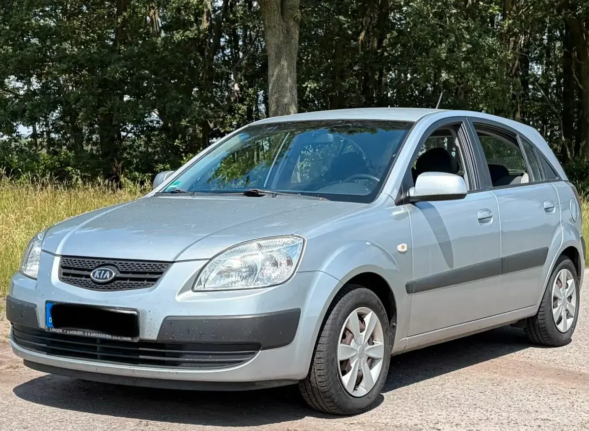 Gebraucht Kia Rio 112 PS (82 kW) 2005 Grau Limousine