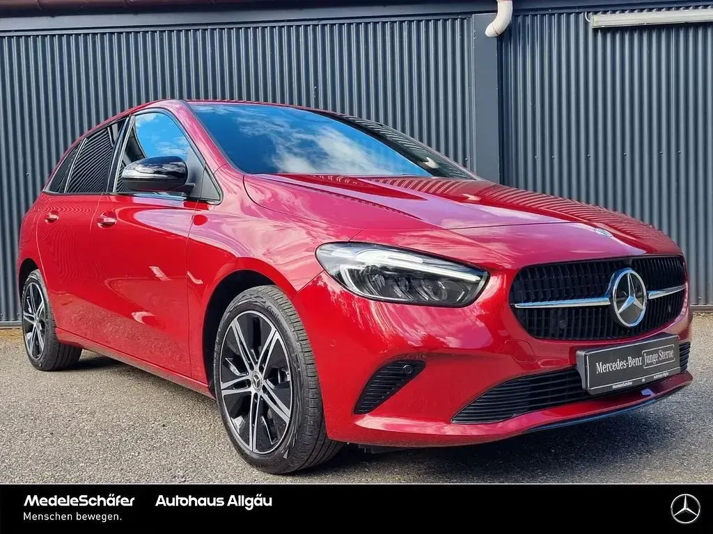 Usata Mercedes E250 Progressive 163 CV (119 kW) 2024 Rosso Berlina