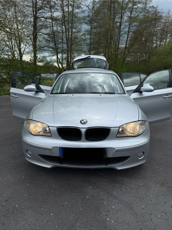 Silber Gebraucht 2005 BMW 118 Kleinwagen | 2.000 € (Guter Preis) - Bild 1/4