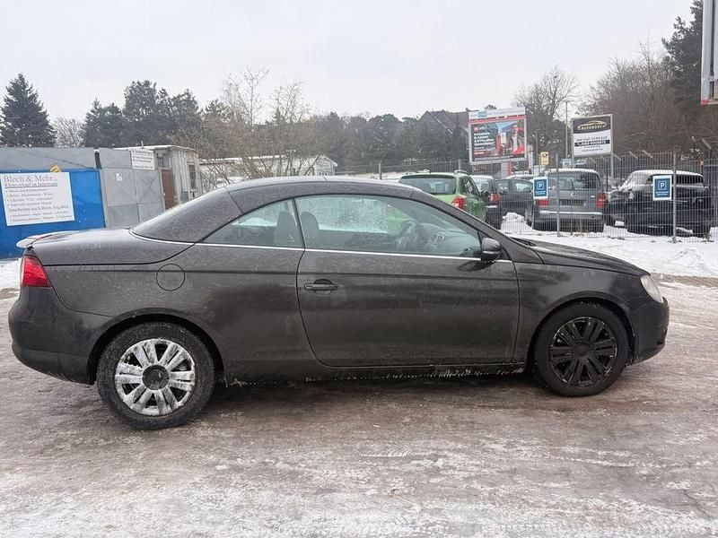 Gebraucht VW Eos Edition 122 PS (89 kW) 2009 Braun Cabrio