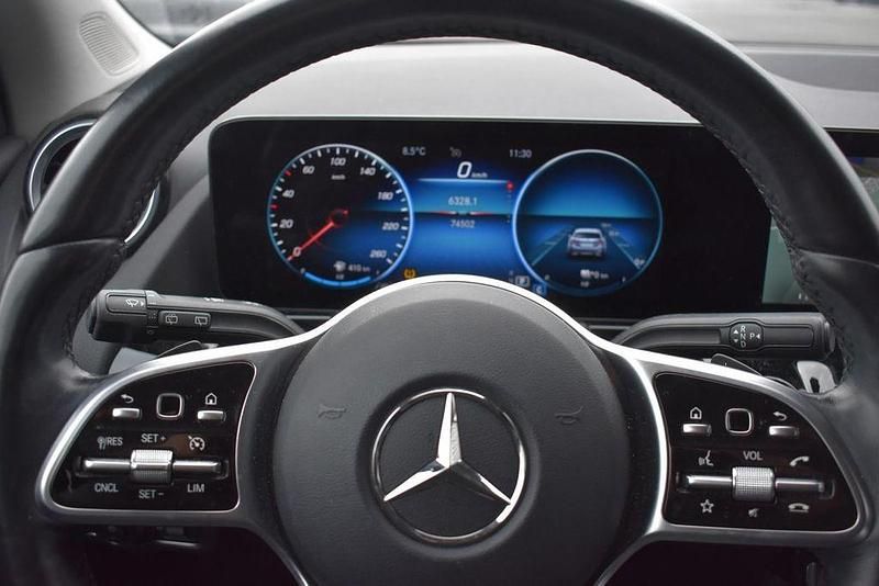 Gebraucht Mercedes GLA250 160 PS (117 kW) 2022 Blau SUV