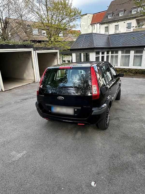 Gebraucht Ford Fusion 80 PS (58 kW) 2005 Schwarz Kleinwagen