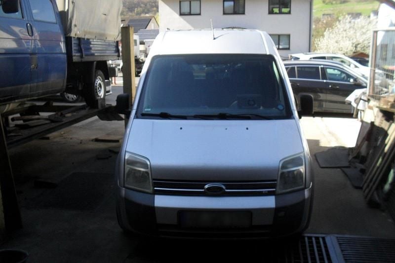 Gebraucht Ford Tourneo Connect 110 PS (80 kW) 2007 Silber Van / Kleinbus