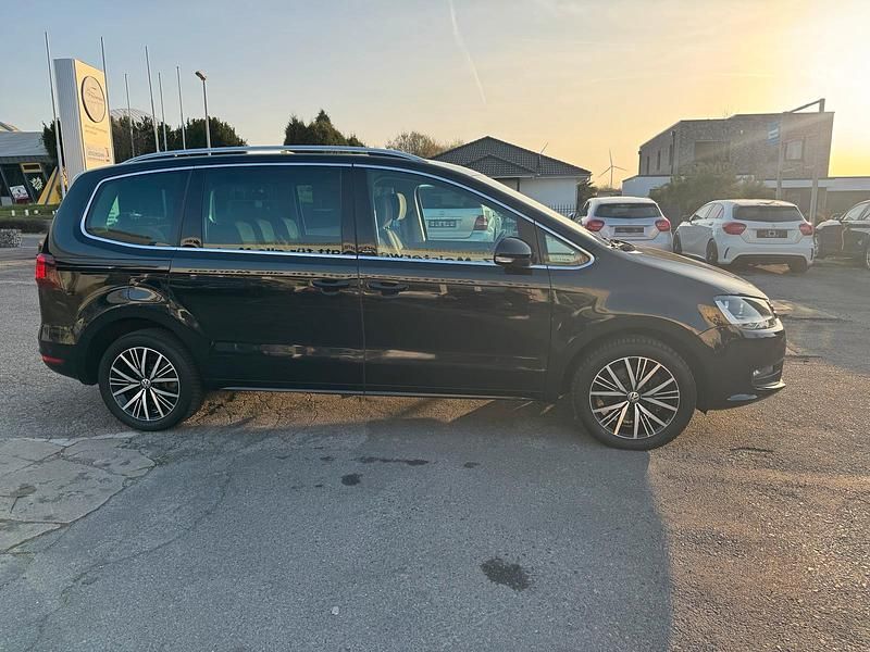 Gebraucht VW Sharan Allstar 150 PS (110 kW) 2016 Schwarz Van / Kleinbus