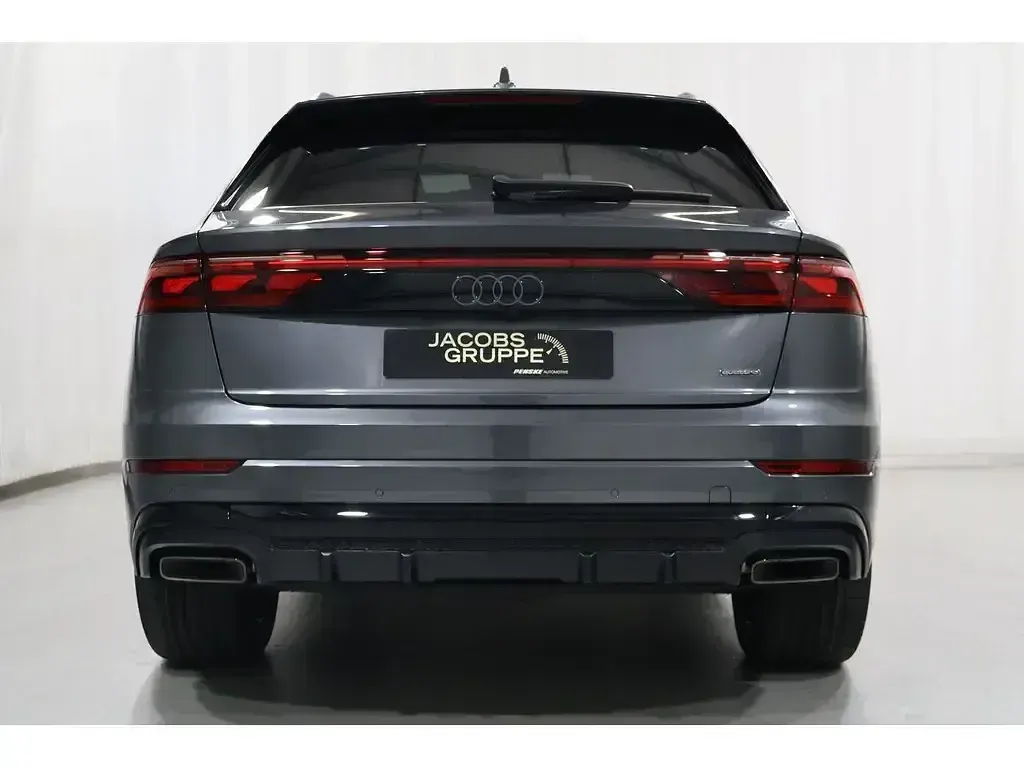 Neu Audi Q8 Ambiente 489 PS (359 kW) 2026 Grau SUV