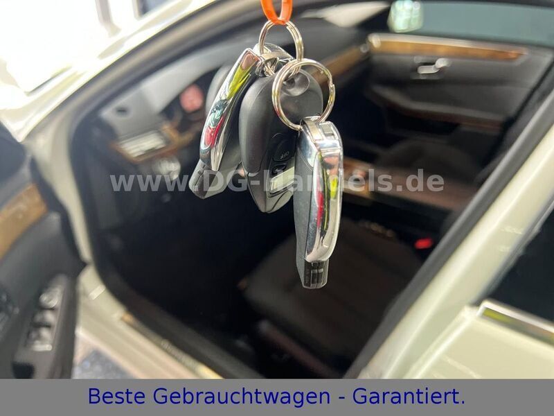 Weiß Gebraucht 2010 Mercedes E350 Elegance Limousine | 16.990 € (Etwas zu teuer) - Bild 1/4