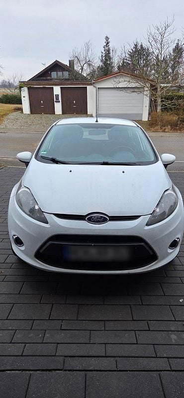 Gebraucht Ford Fiesta 74 PS (54 kW) 2012 Weiß Kleinwagen