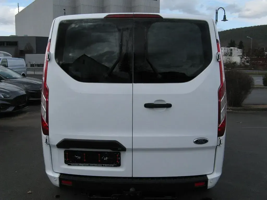 Usado Ford Transit Custom 131 HP (96 kW) 2020 Branco Monovolume