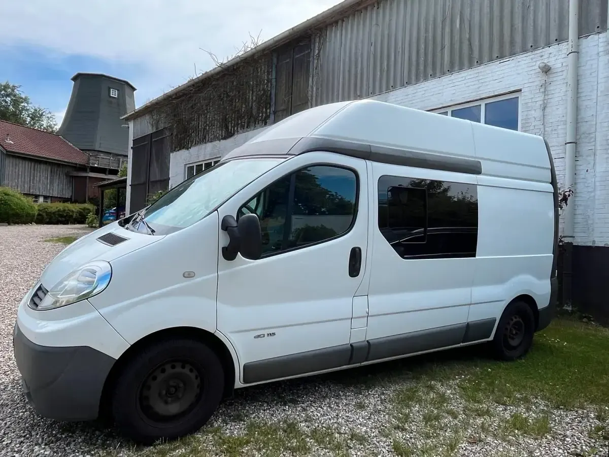 Gebraucht Renault Trafic 115 PS (84 kW) 2014 Weiß Van / Kleinbus