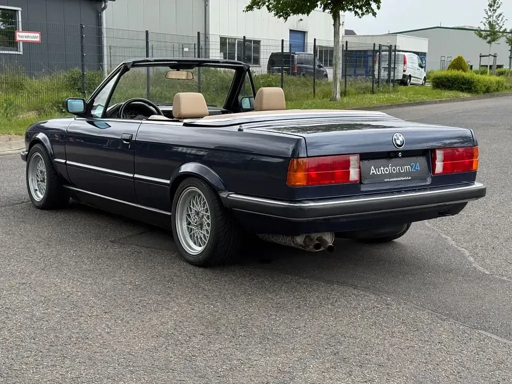 Gebraucht BMW 320 Cabriolet 129 PS (94 kW) 1989 Blau Cabrio