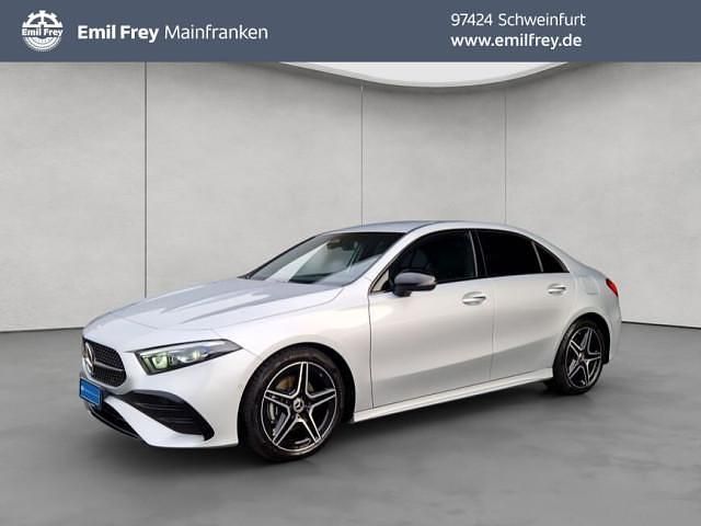 Silber Gebraucht 2024 Mercedes A200 Premium Limousine | 31.900 € (Fairer Preis) - Bild 1/4