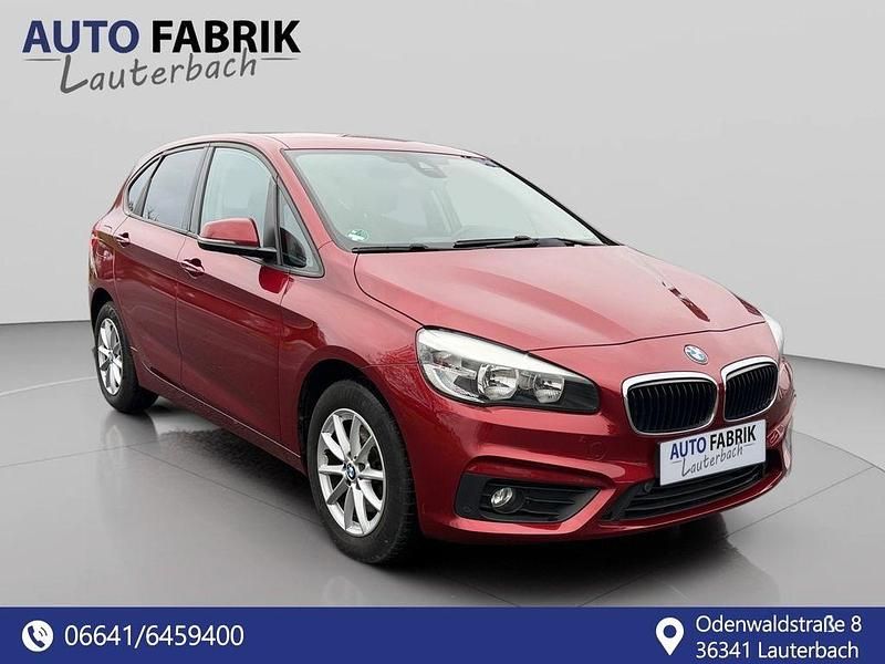 Gebraucht BMW 218 Basis 136 PS (100 kW) 2015 Rot Van / Kleinbus
