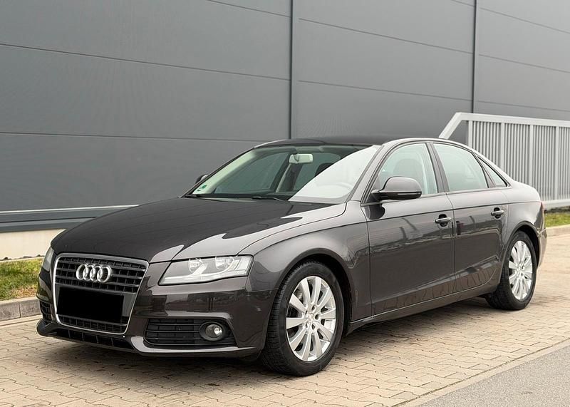 Grau Gebraucht 2009 Audi A4 Limousine | 3.900 € (Superpreis) - Bild 1/4